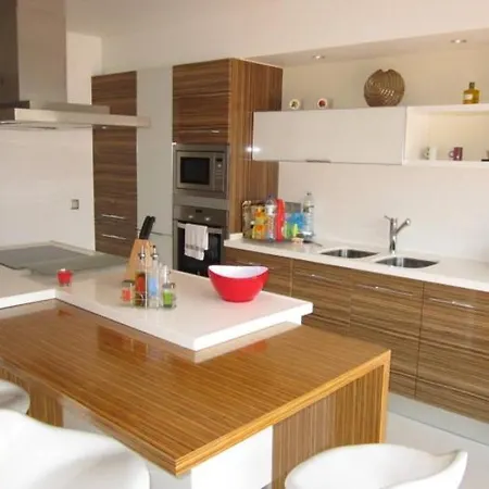 Poolvilla Mario Ocean View Apartment *